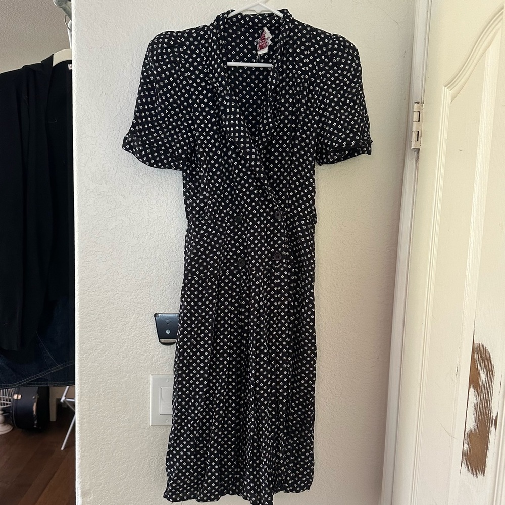 Maggy London Petites (Jeanine Booher) Vintage Floral Button Wrap Dress